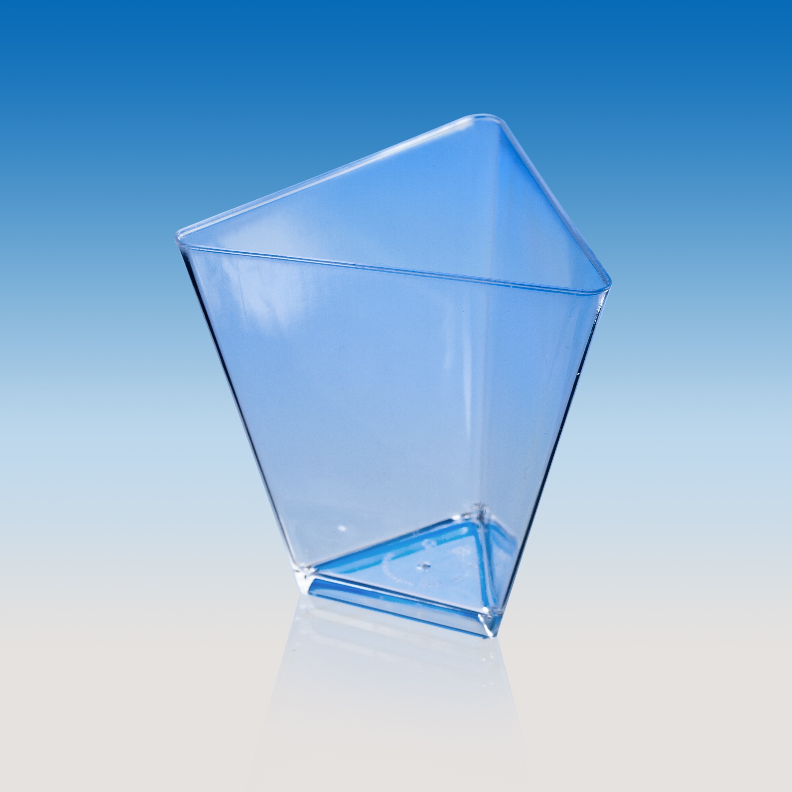 Чашка "Треугольник" 70 мл прозрачная ПС (крышка 180376)